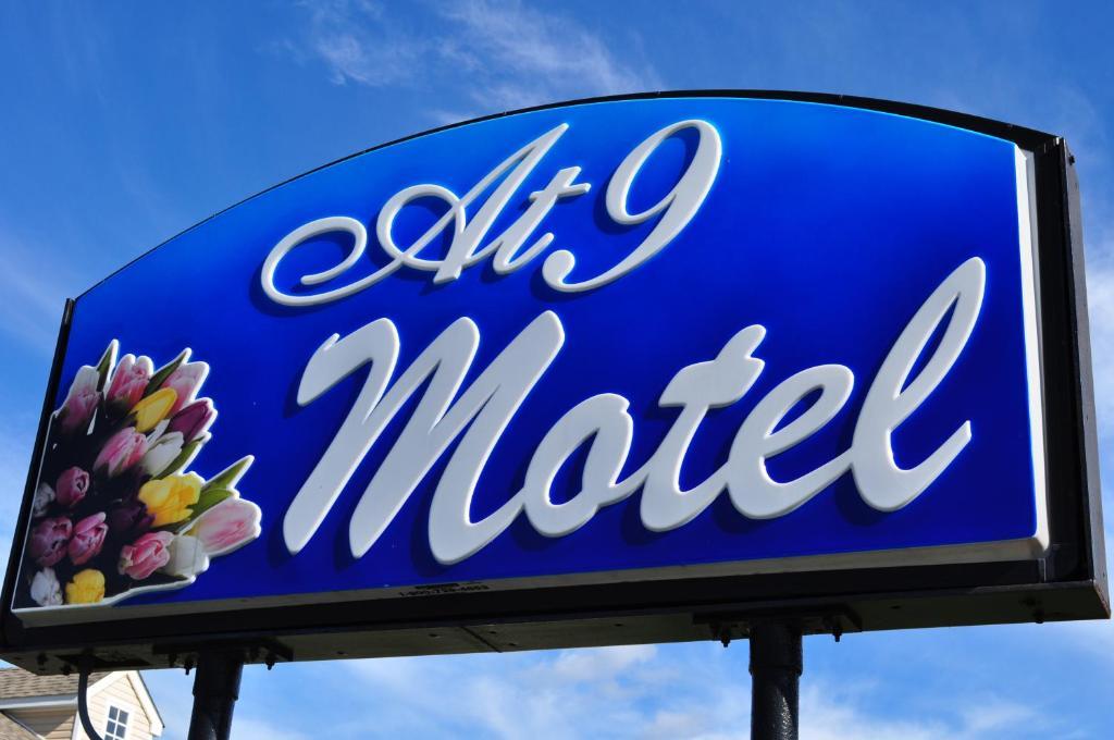 At 9 Motel Howell Exterior foto